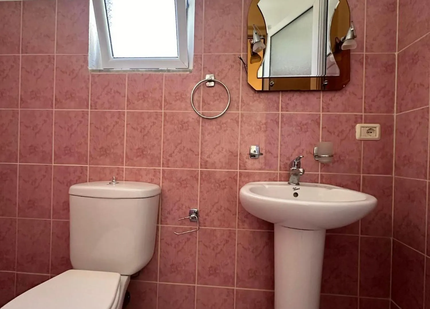 Dane Apartment Ksamil Guest house