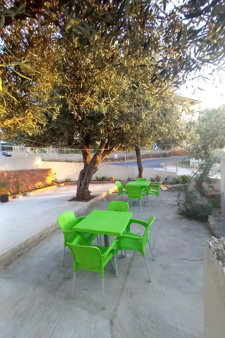 Dane Apartment Ksamil Guest house